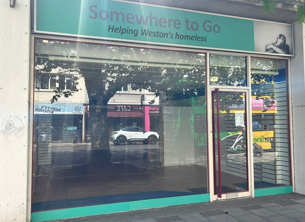 New to the Market – 856 sq feet – Save on Business Rates – Just off High Street